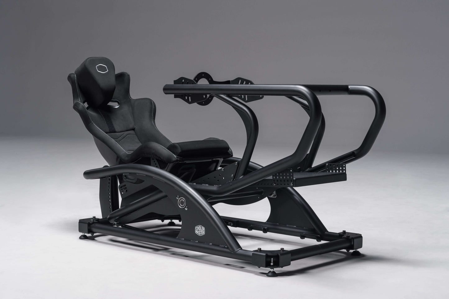 DynX Racing Simulator NCORE PC GM27-CQS x3 setup with ergonomic racing seat and sturdy frame for immersive sim racing experience.