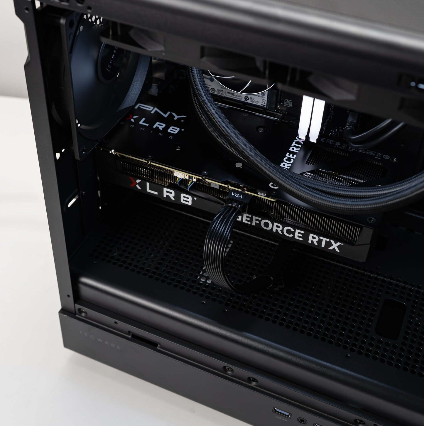 NEO - AMD Ryzen 5 5500 / GeForce RTX 5050 Gaming PC