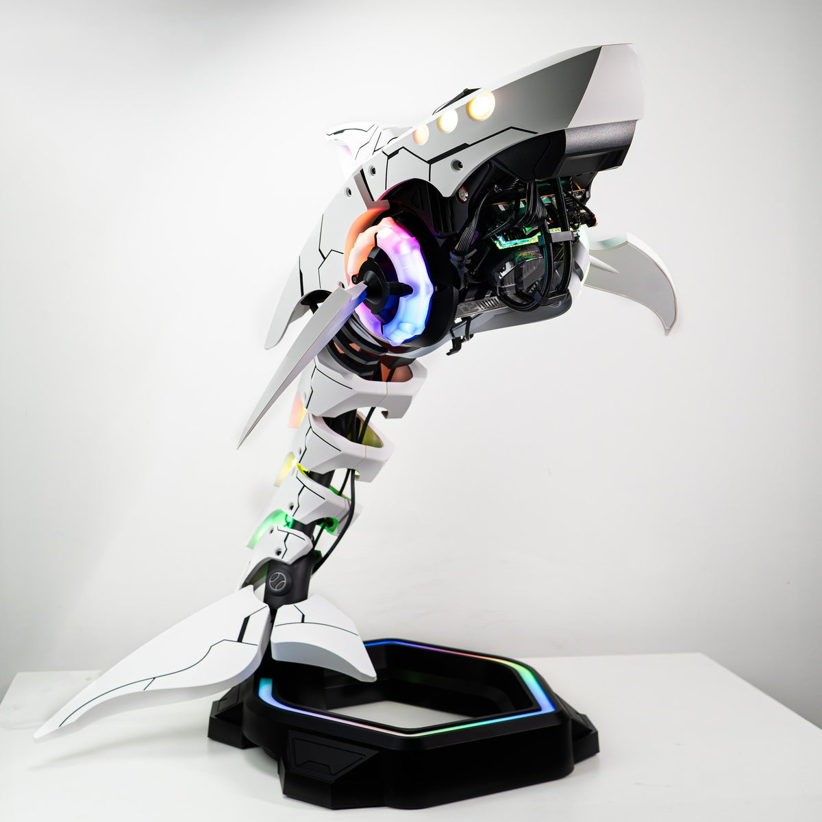 EMARQUE custom PC build photo