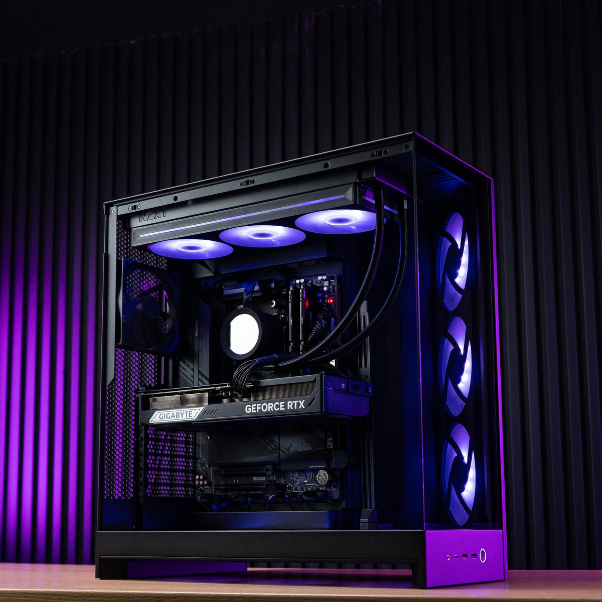 EMARQUE custom PC build photo